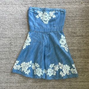 Abercrombie & Fitch strapless mini denim dress with flower embroidery (size XS)